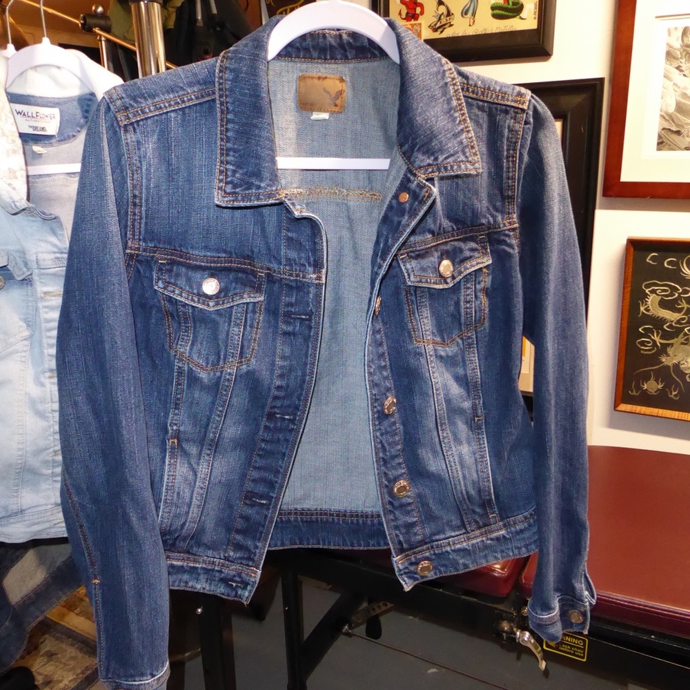 American Eagle women’s medium denim trucker jacket